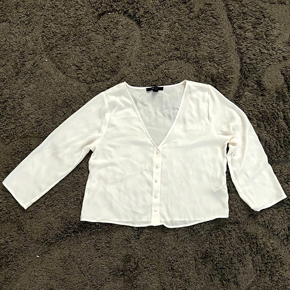 Forever 21 Sheer White Button-Up V-Neck Long Sleeve Crop Top Size M